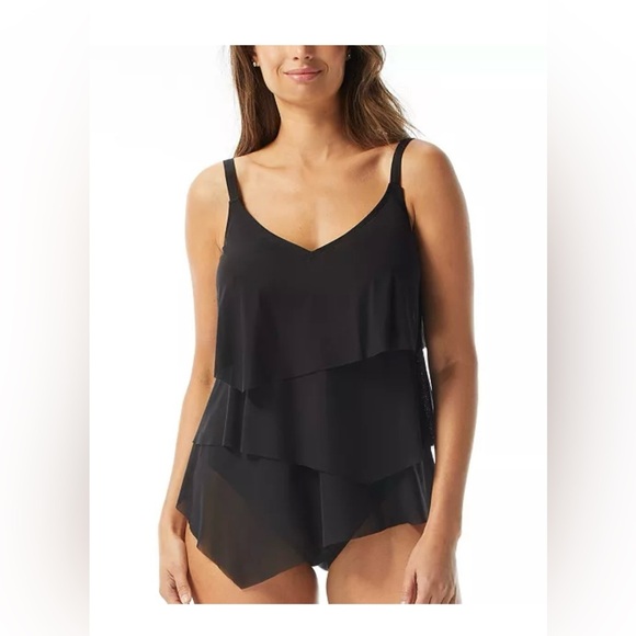 NWT Coco Reef
Women's Flourish Underwire Bra-Sized Tankini Top size 38C - Picture 1 of 3